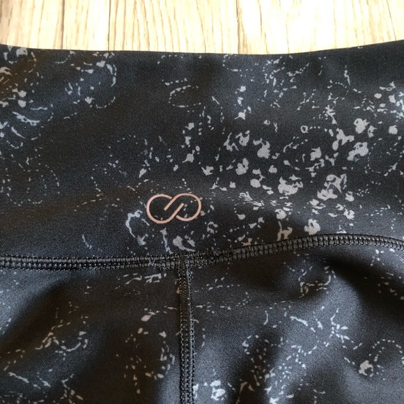 CALIA by Carrie Underwood Leggings. - Picture 7 of 8